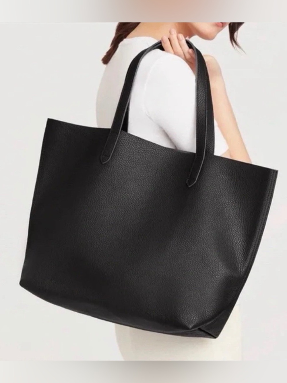 Cuyana Women’s Black Classic Structured Pebble Leather Tote Shoulder Bag